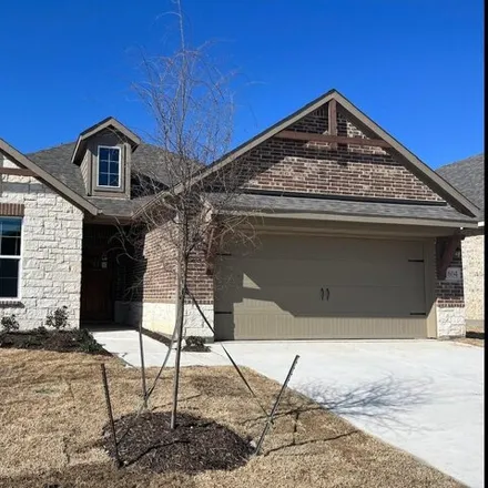 Rent this 3 bed house on Somerset Ln in Weatherford, TX