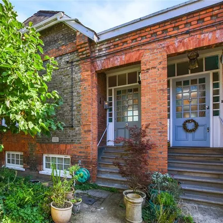 Rent this 2 bed house on 41 Fitzroy Road in Primrose Hill, London