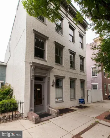 Buy this studio townhouse on 401 South Market Street in Maplewood, Frederick