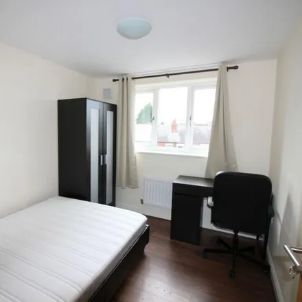 Image 5 - 208 Swan Lane, Coventry, CV2 4GH, United Kingdom - Apartment for rent