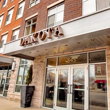 Buy this 1 bed condo on The Dakota in Wall Street, Columbus