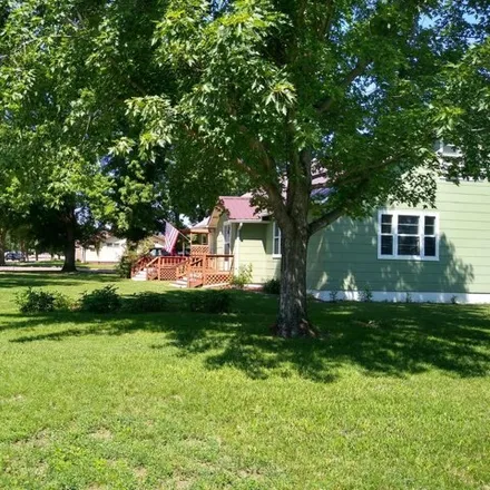 Image 4 - 527 East Maple Street, Parkston, SD 57366, USA - House for sale