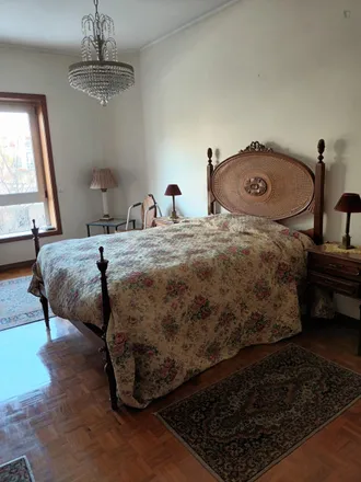 Rent this 3 bed apartment on Escola Secundária Carolina Michäelis in Rua da Infanta Dona Maria, 4050-350 Porto