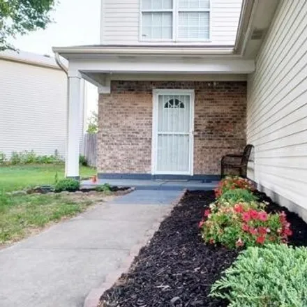 Image 2 - 5411 Cliff Ridge Drive, Indianapolis, IN 46217, USA - House for sale
