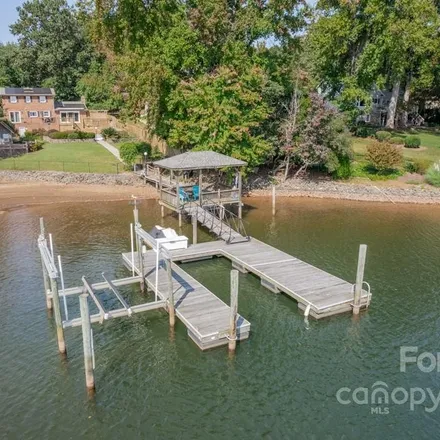 Image 6 - 4284 Lake Shore Road North, Westport, Lincoln County, NC 28037, USA - House for sale