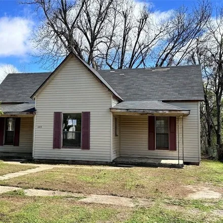 Buy this 2 bed house on 1039 South 16th Street in Chickasha, OK 73018