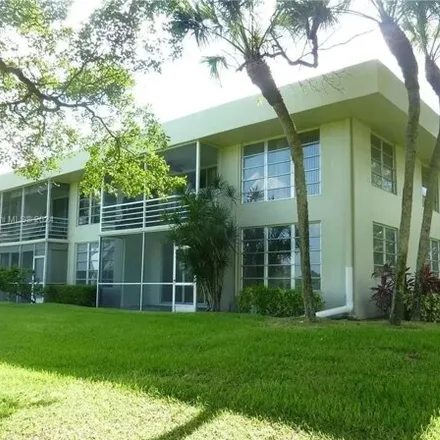 Buy this 3 bed condo on Cypress Course in 1011 East Cypress Lane, Pompano Beach