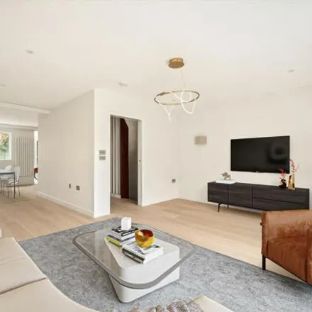 Image 9 - Woodsford square garden, Addison Road, London, W14 8DJ, United Kingdom - Townhouse for rent