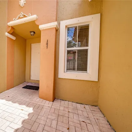 Image 4 - 8424 Northwest 139th Terrace, Miami Lakes, FL 33016, USA - Townhouse for sale