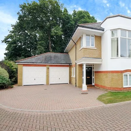 Rent this 5 bed house on St. David's Drive in Englefield Green, TW20 0BA