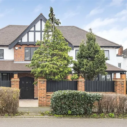 Rent this 5 bed house on Forestdale in London, N14 7DY