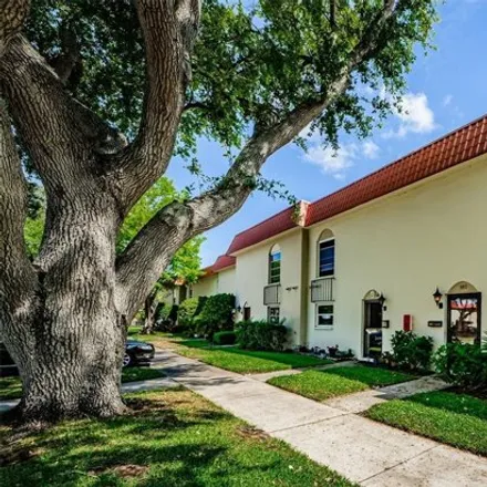 Rent this 2 bed townhouse on unnamed road in Dunedin, FL 34660