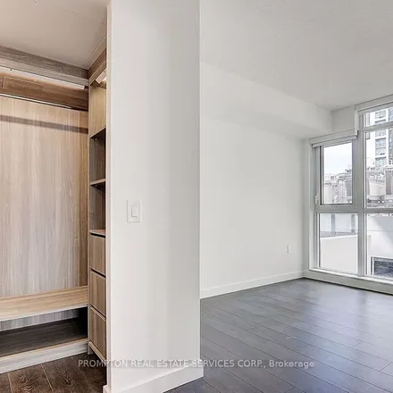 Image 3 - 26 Widmer Street, Old Toronto, ON M5V 1R1, Canada - Apartment for rent