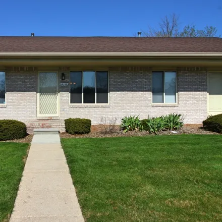 Buy this 2 bed condo on 22133 Glenwood Street in Clinton Township, MI 48035