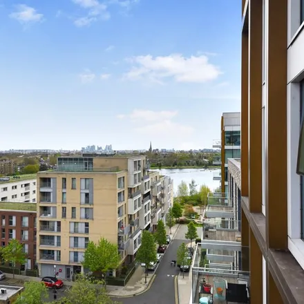 Rent this 2 bed apartment on Woodberry Down in London, N4 2RE
