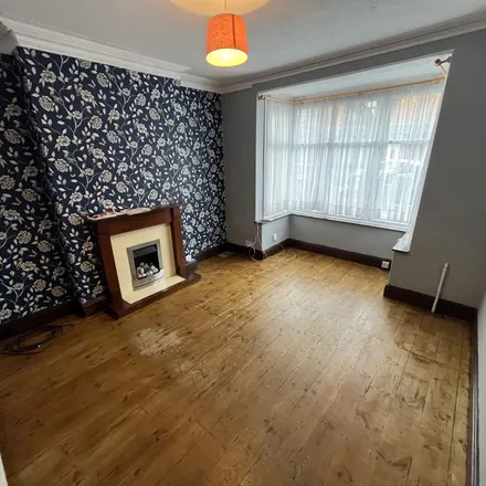 Rent this 2 bed apartment on 26 Loxleigh Avenue in Sydenham, Bridgwater