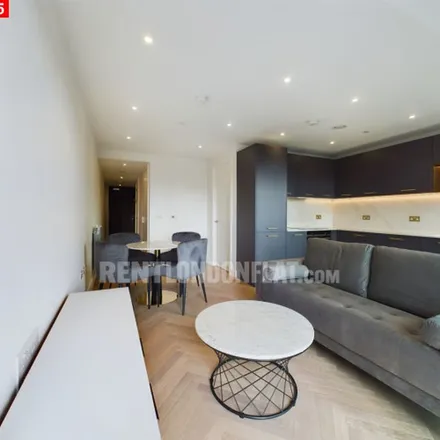 Rent this 1 bed apartment on Platform 3 in Taylor's Buildings, London