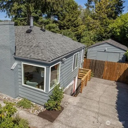 Buy this 3 bed house on 15516 8th Ave NE in Shoreline, Washington