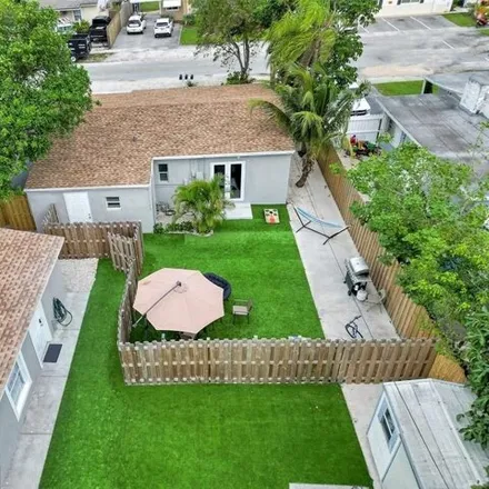 Buy this 5 bed house on 238 Southwest 23rd Street in Fort Lauderdale, FL 33315