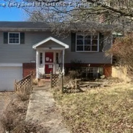Buy this 3 bed house on 5199 Country Squire Lane in Kanawha County, WV 25313