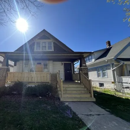 Buy this 4 bed house on 3811 North Vel R. Phillips Avenue in Milwaukee, WI 53212