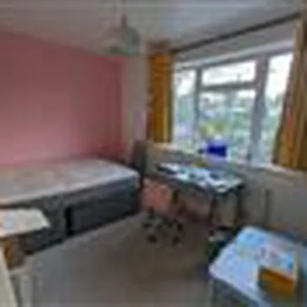 Image 2 - Garrick Drive, London, NW4 1HJ, United Kingdom - Apartment for rent