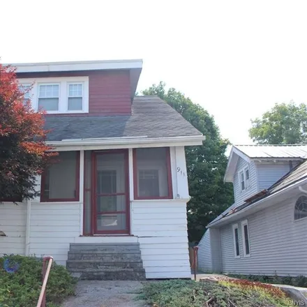 Buy this 4 bed house on 911 Darlington Road in City of Syracuse, NY 13208