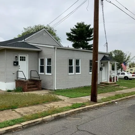 Rent this 3 bed house on 190 Billingsport Road in Paulsboro, Gloucester County