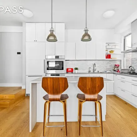 Rent this 1 bed apartment on 33 East 22nd Street in New York, NY 10010