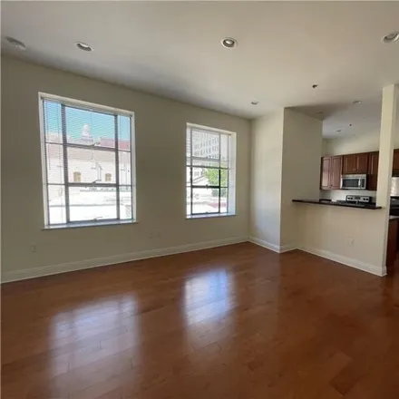 Image 2 - 820 Girod Street, New Orleans, LA 70113, USA - Condo for rent