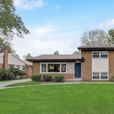 Rent this 3 bed house on 3169 Nina Avenue in Wilmette, New Trier Township