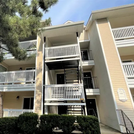 Rent this 2 bed apartment on 1505 Lincoln Way in McLean, VA 22102