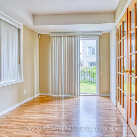 Image 3 - Great West Drive, Toronto, ON M1P 2X3, Canada - Townhouse for rent