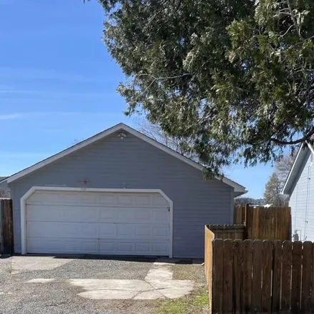 Buy this 3 bed house on 3902 Austin Street in Altamont, OR 97603