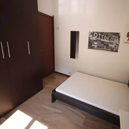 Rent this 6 bed room on Via Emilio De Marchi in 8, 20125 Milan MI