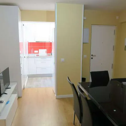 Image 6 - Dia, Calle Aracena, 41080 Seville, Spain - Apartment for rent