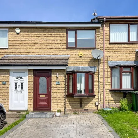 Rent this 2 bed townhouse on Morlands Close in Heckmondwike, WF13 4BN
