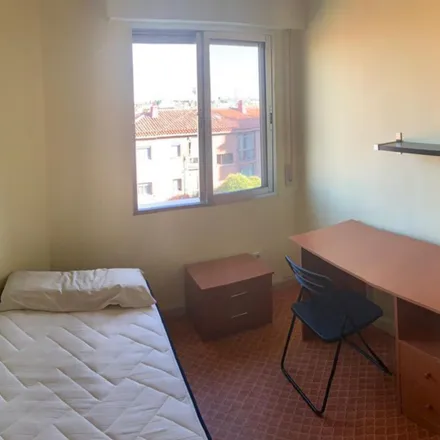 Image 2 - Paseo de los Jesuitas, 18, 28011 Madrid, Spain - Apartment for rent