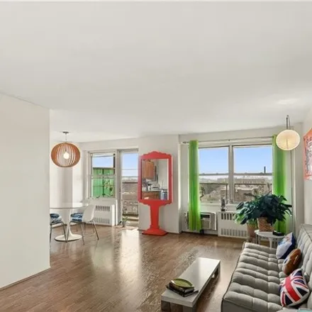 Image 4 - 2522 Olinville Avenue, New York, NY 10467, USA - Apartment for sale