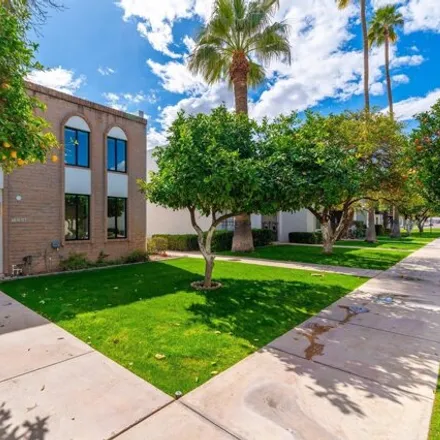 Image 2 - 7688 East Minnezona Avenue, Scottsdale, AZ 85251, USA - House for rent