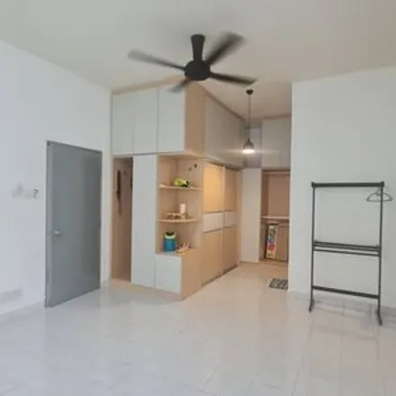 Rent this 3 bed apartment on Ipoh Road in 68100 Selayang Municipal Council, Selangor