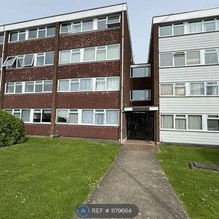 Image 9 - Long Green, London, IG7 4JB, United Kingdom - Apartment for rent