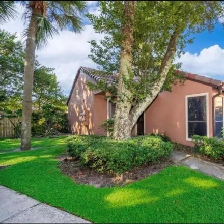 Buy this 1 bed townhouse on 698 Grenadine Court in Orange County, FL 32792