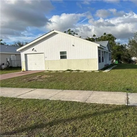 Rent this 3 bed house on 1429 Inspiration Drive in Sebring, FL 33870