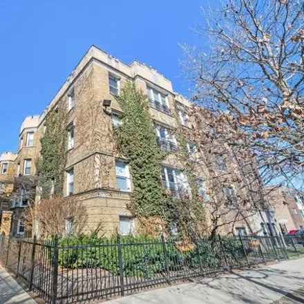 Buy this 2 bed condo on 1622-1630 West Farwell Avenue in Chicago, IL 60645