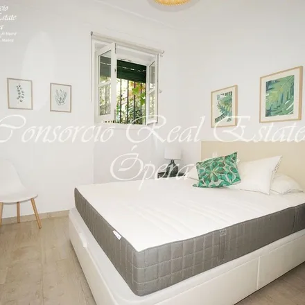 Image 1 - Calle de Bailén, 28013 Madrid, Spain - Apartment for rent