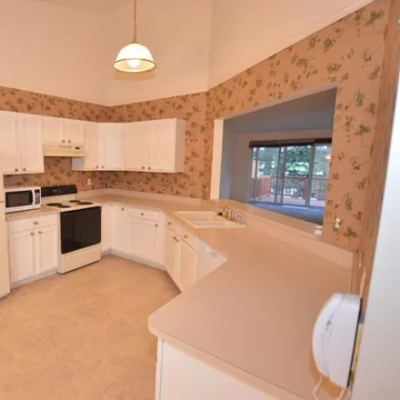 Image 4 - 34183 Birchway Circle, Sterling Heights, MI 48312, USA - Condo for sale