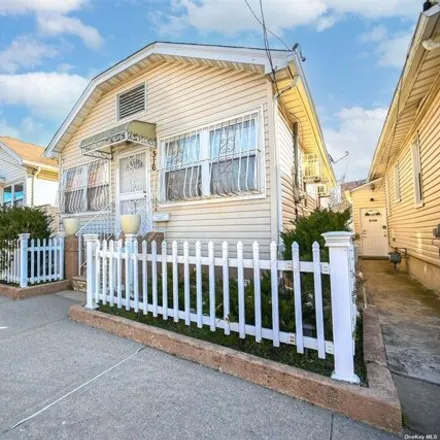 Image 4 - 316 Beach 74th Street, New York, NY 11692, USA - House for sale