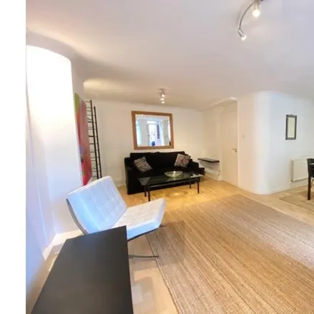 Rent this 4 bed townhouse on 31 Buchanan Gardens in Brondesbury Park, London