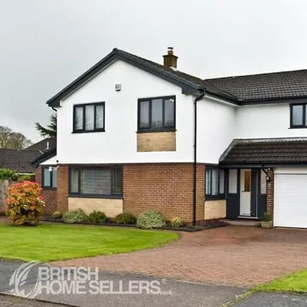 Buy this 5 bed house on Cairndale Drive in Leyland, PR25 3BX